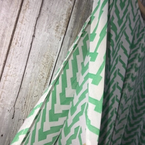 Umgee Green Sheer Chevron Tie Blouse - Picture 5 of 6